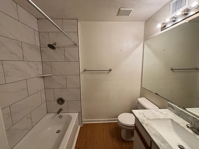 515 Southwest Pkwy #103 — Photo 11
