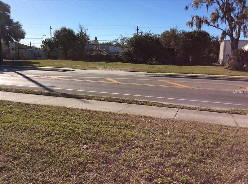 1st image of 909 30th Ave W