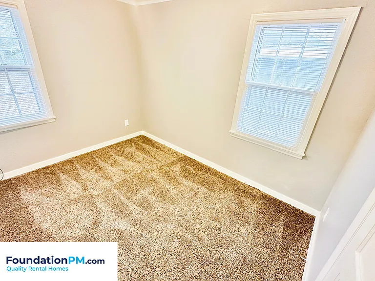 4126 Meadow Dr — Photo 8