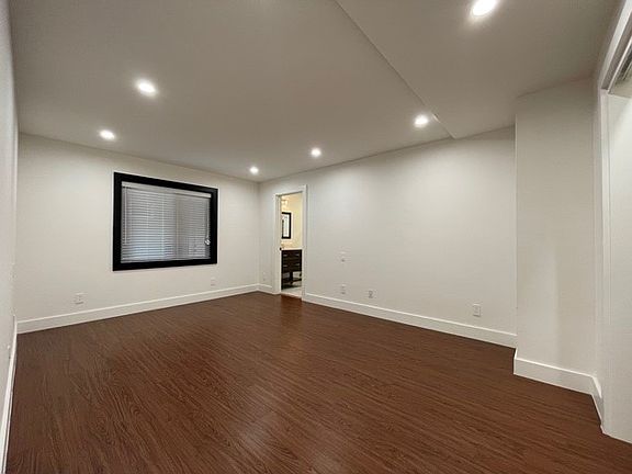 4th image of 238 Urbano Dr #1