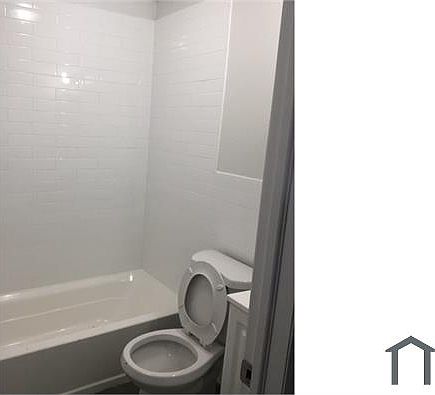 4th image of 31 S 12th St Floor 1