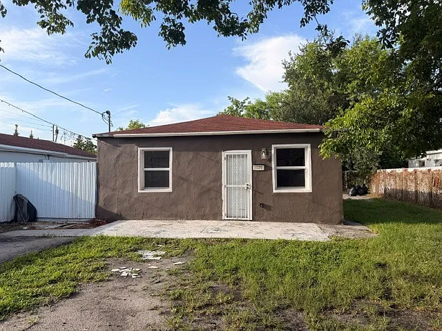 3020 NW 66th St — Photo 1
