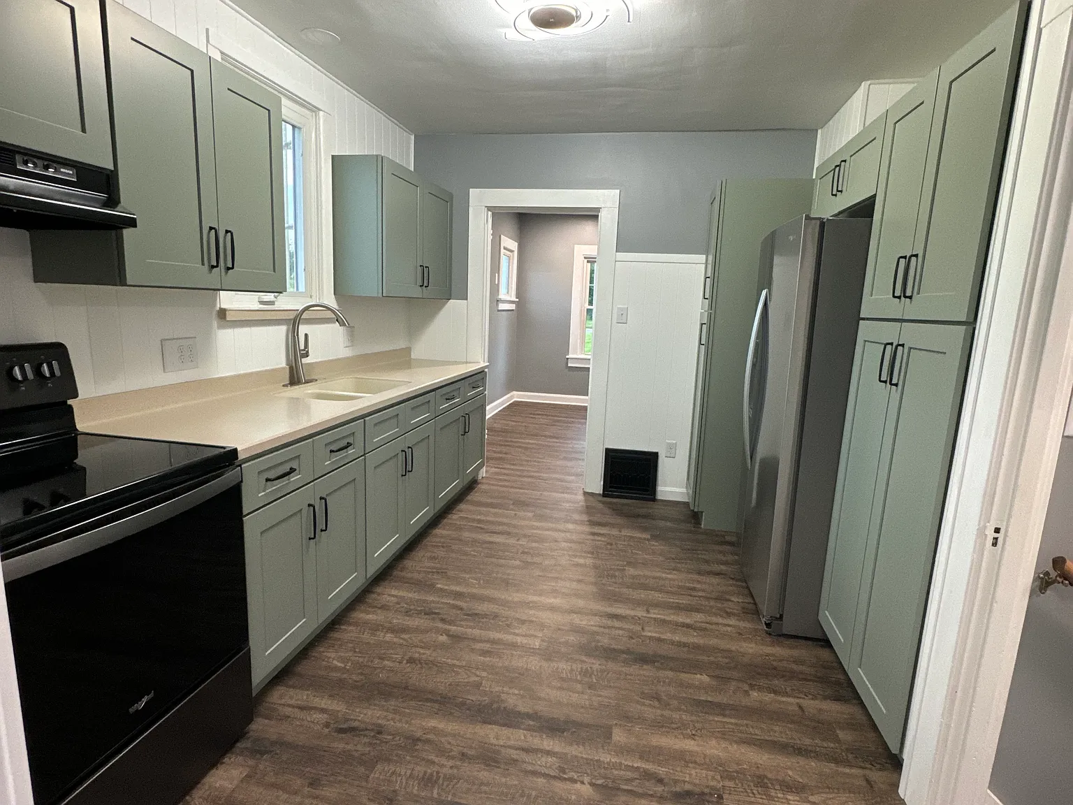 2233 Genoa Ave SW — Photo 3