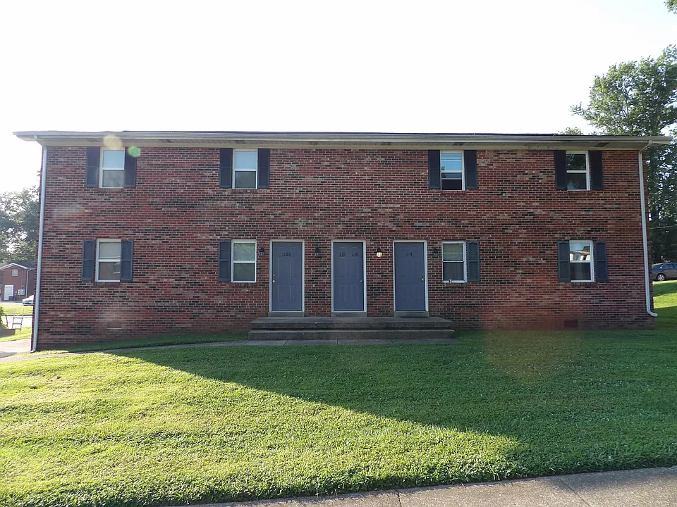 218 Centennial Ave