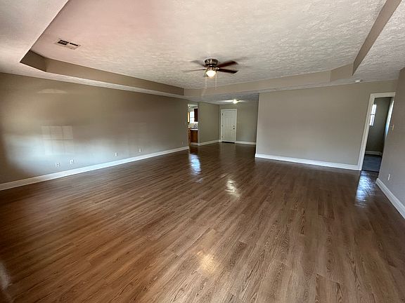 3rd image of 3730 Newcastle Dr