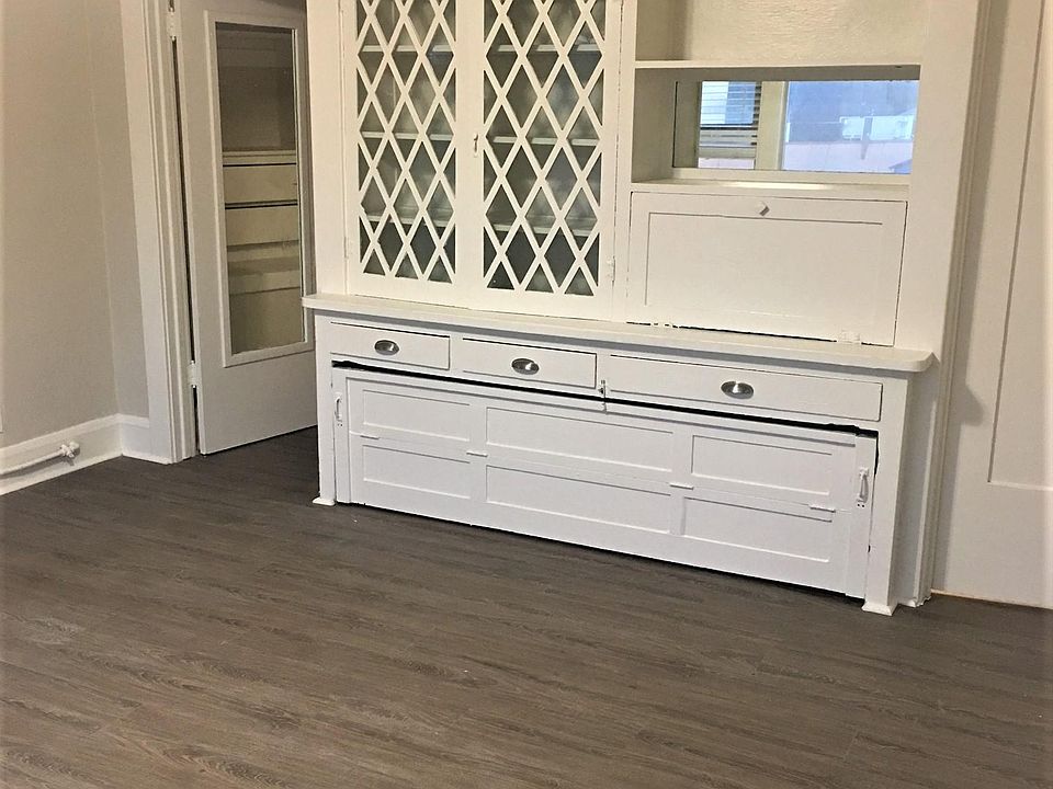 1st image of 109 University Ave APT 2