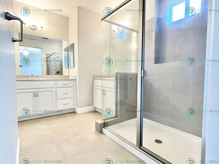 1815 Dark Horse Rd #B — Photo 23