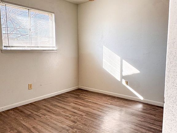 5th image of 408 Sunset Ln #B