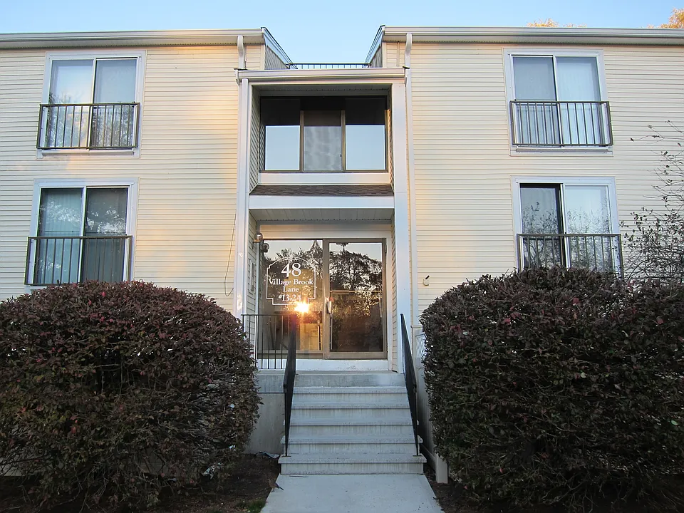 48 Village Brook Ln #19