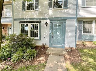 1602 Harvest Green Ct, Reston, VA 20194
