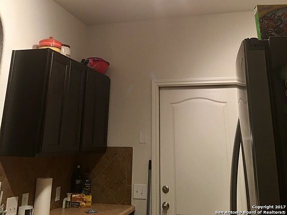 3rd image of 243 S San Joaquin Ave