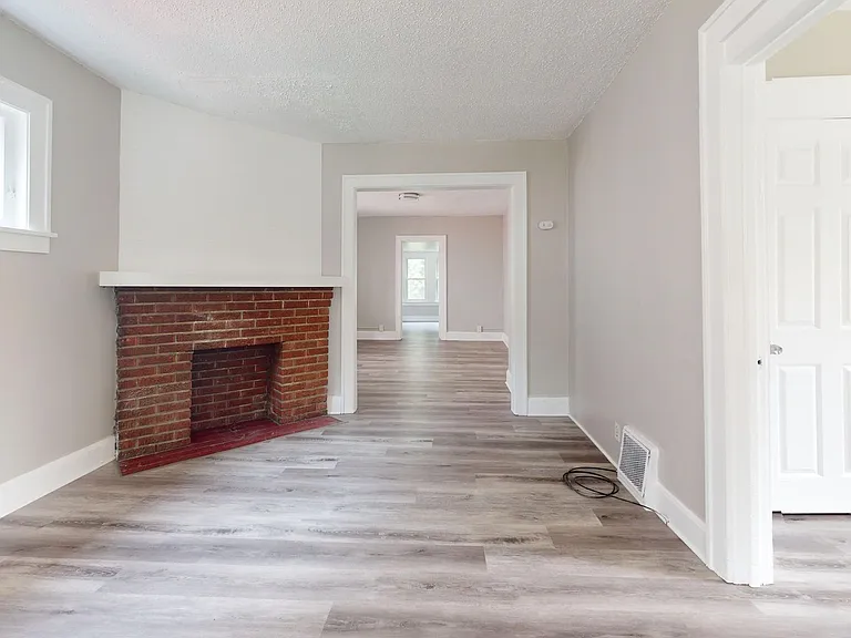 703 Excelsior Ave — Photo 7