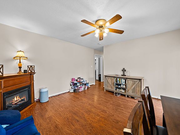 4th image of 921 Fred Young Rd