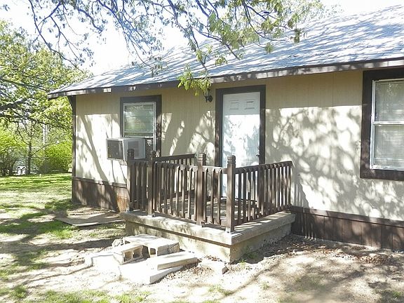 2nd image of 1515 Crawford Dr