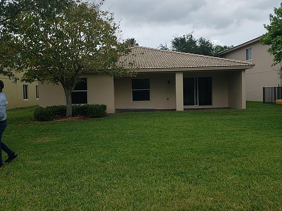 4th image of 4627 56th Ln