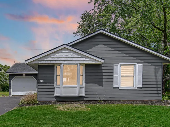 510 W Elizabeth St, Kouts, IN 46347
