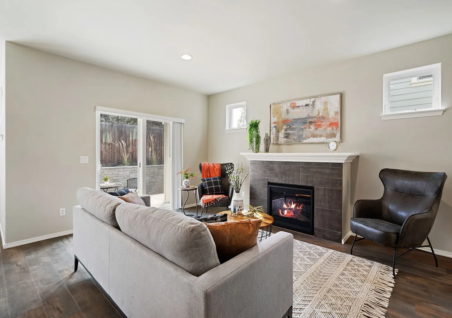 Pet Friendly Three Bedroom Townhome — Photo 4
