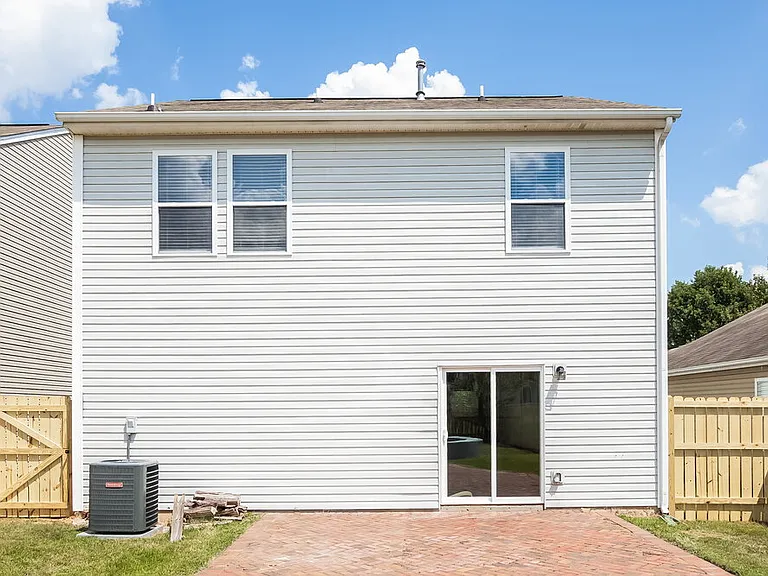 2118 Buckleigh Dr — Photo 17