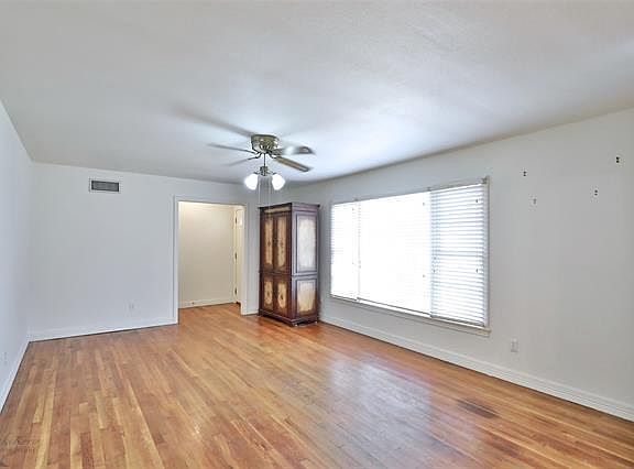 3rd image of 668 E North 23rd St
