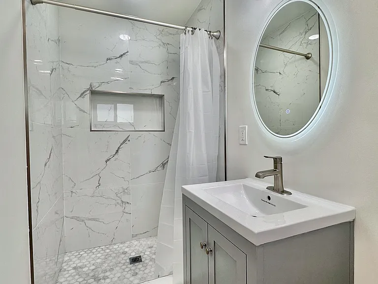 655 Mariposa Ave — Photo 17