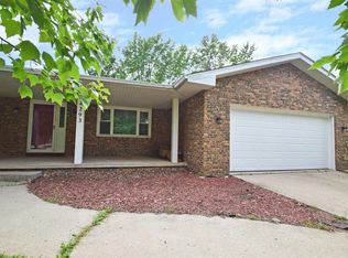 64293 Meadow Ridge Dr, Goshen, IN 46526