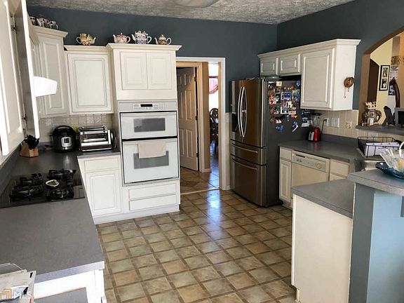 5th image of 829 Deerwood Dr