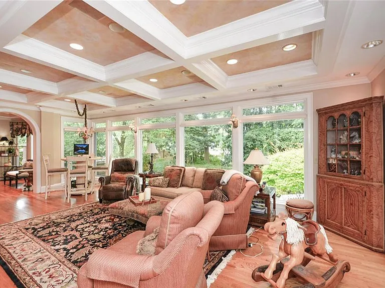 1640 Lazy River Ln — Photo 31