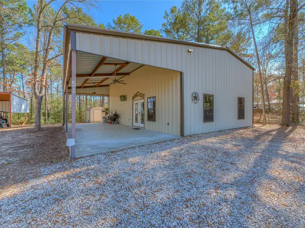 51 Roatan Dr, Pointblank, TX 77364