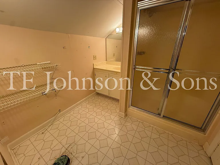 5535 Robinhood Rd — Photo 36