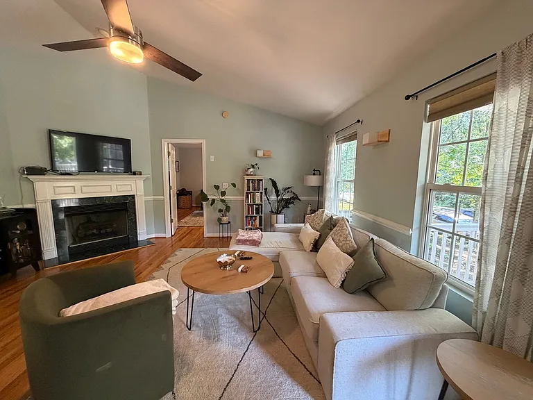 1611 Cherry Ave — Photo 9