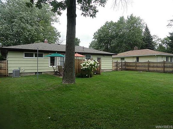 3rd image of 783 Westbrook Dr