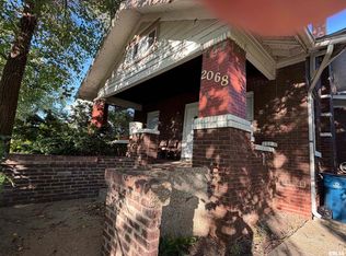 2068 S 5th St, Springfield, IL 62703