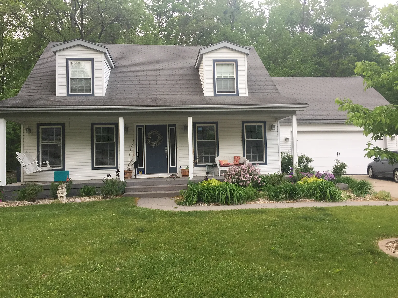 1360 N Gale St photo 1