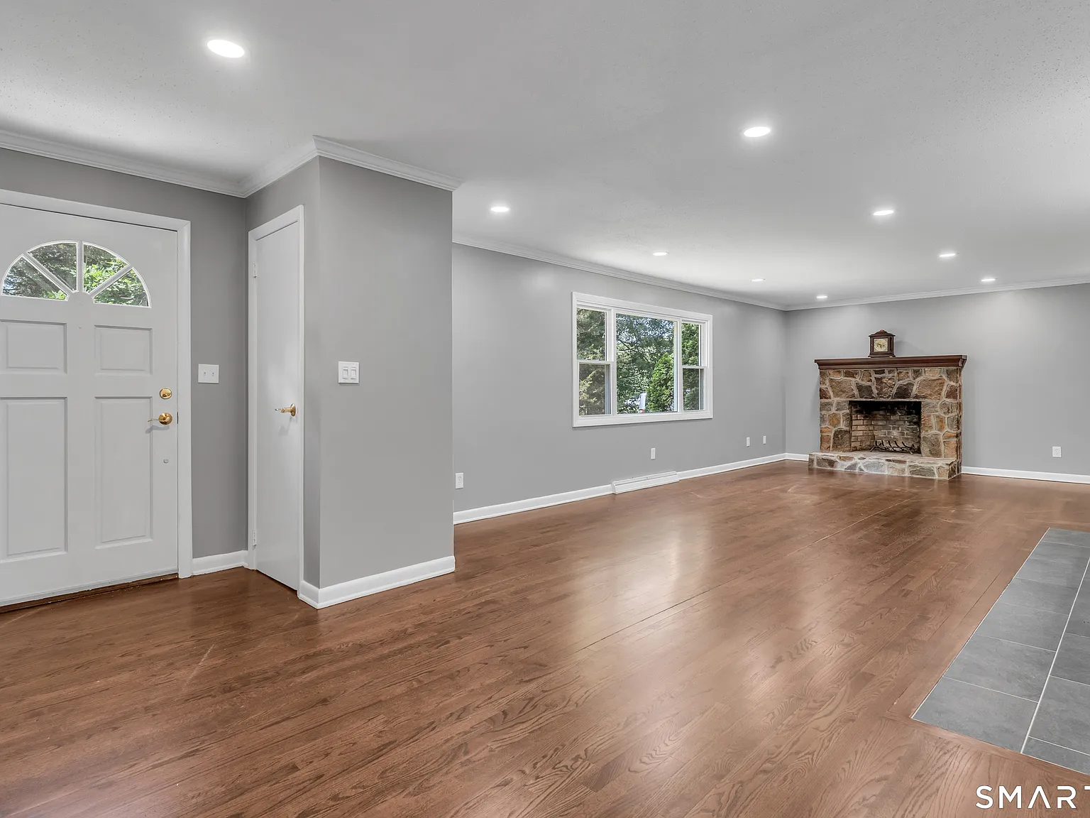 3 bed, 1.0 bath, 1440 sqft, $3,400 — Photo 2