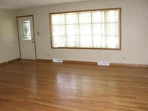 2nd image of 901 Gerald Ave