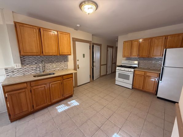215 Woodlawn Ter #3