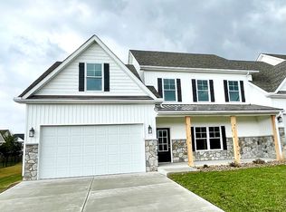 175 Steve Cir, Hurricane, WV 25526