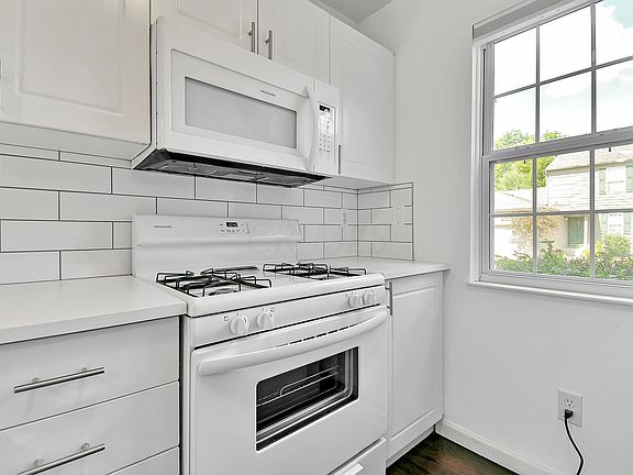 3rd image of 4104 Blendon Way Dr