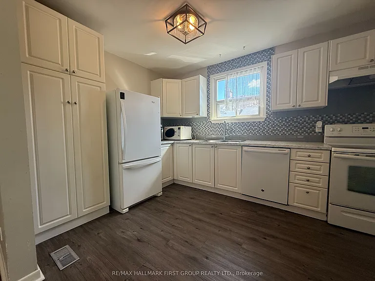 68 Tulloch Dr — Photo 2