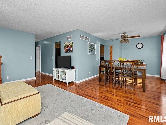 4th image of 3651 Tam O Shanter Dr N