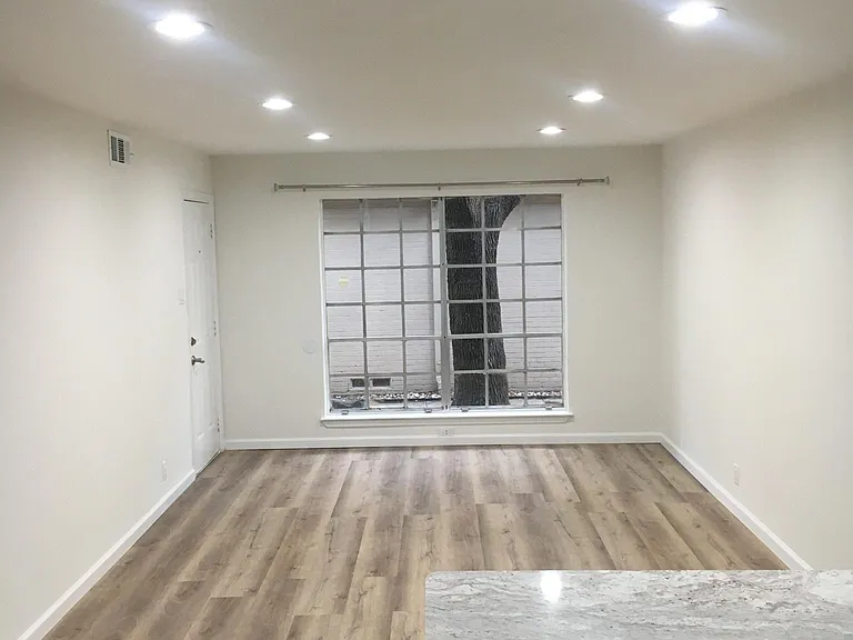 5310 Fleetwood Oaks Ave #136 — Photo 2