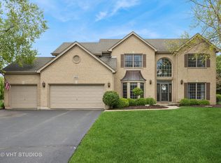 651 Clover Dr, Algonquin, IL 60102