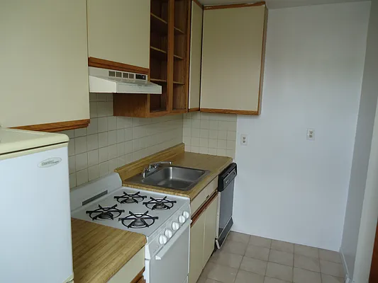 Rented by The Coop Connection LLC | media 26