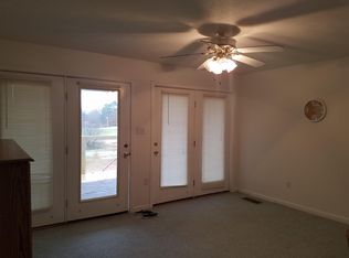 941 Riverview Dr, Decaturville, TN 38329