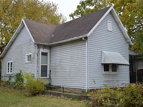 4th image of 929 N Pershing Ave