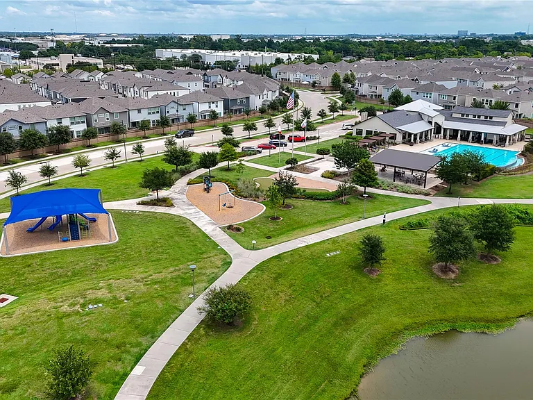 9822 Heritage Run Ln — Photo 45