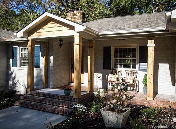 2nd image of 426 Mammoth Oaks Ln