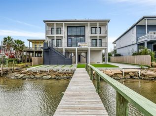 9208 W Bay Rd, Galveston, TX 77554