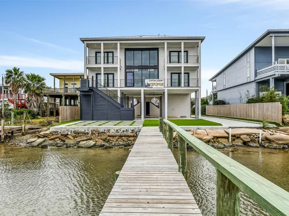 9208 W Bay Rd, Galveston, TX 77554