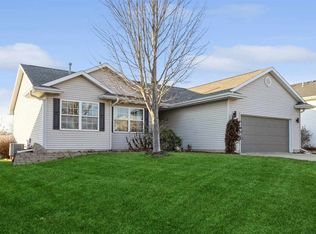3422 Remington St SW, Cedar Rapids, IA 52404